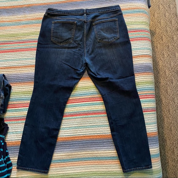 Old Navy Sweetheart Jeans - Picture 4 of 9